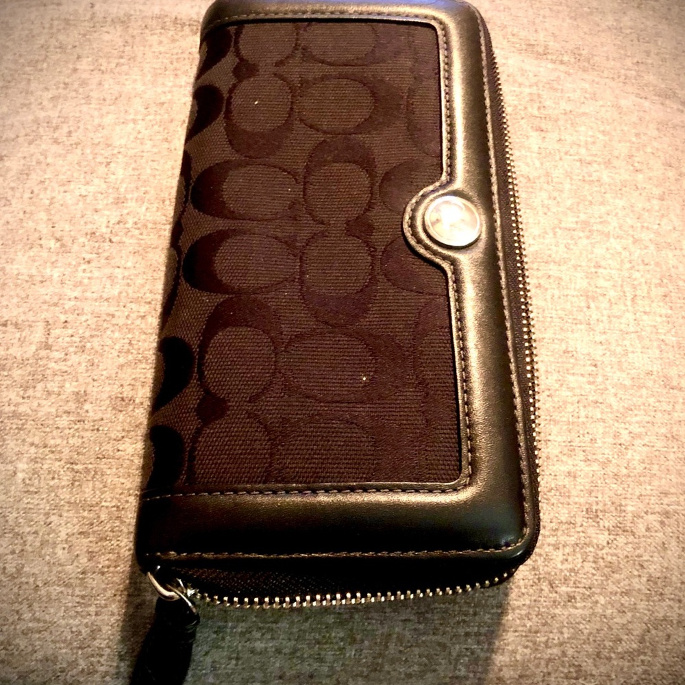 Coach logo wallet